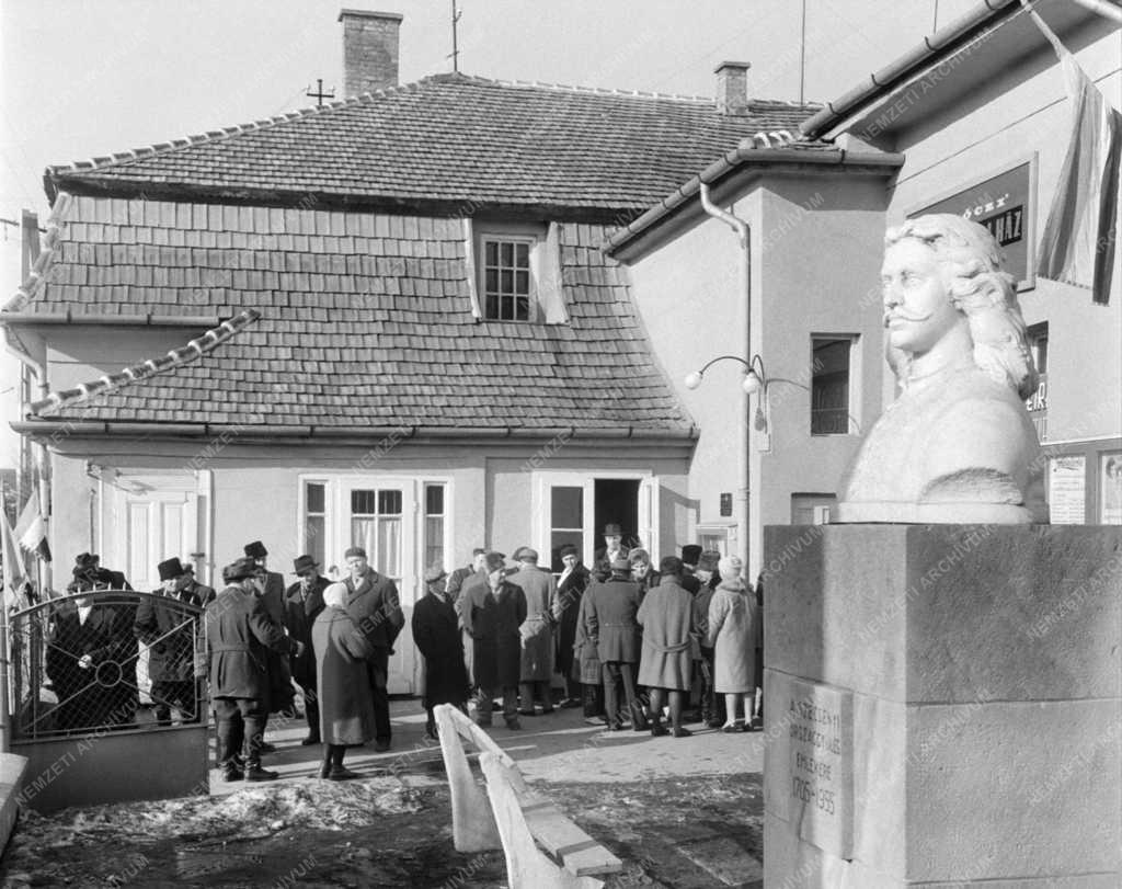 Mezőgazdaság - A szécsényi II. Rákóczi Ferenc Tsz zárszámadó közgyűlése