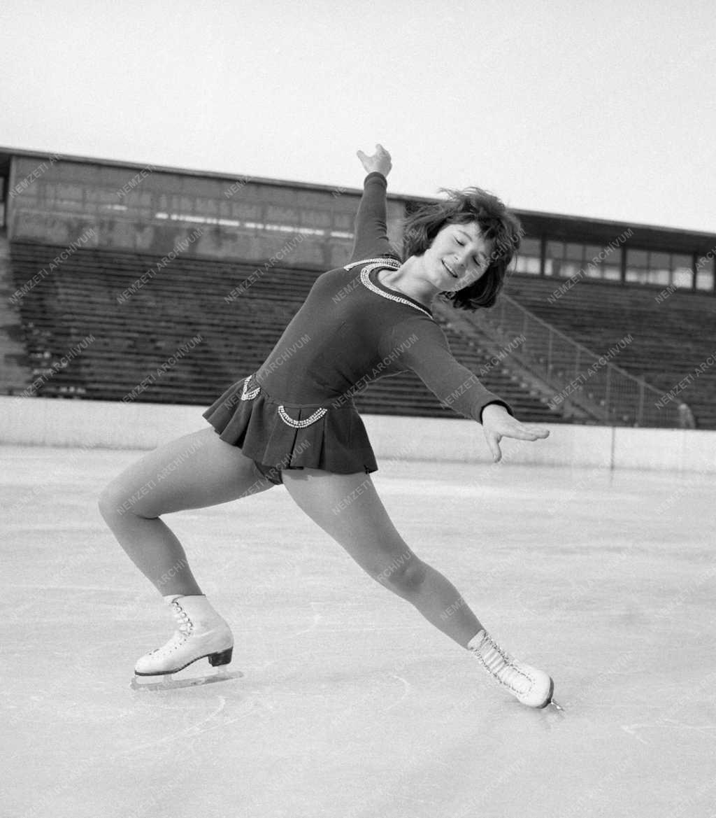 Sport - Műkorcsolya - Budapesti Petőfi idénynyitó verseny