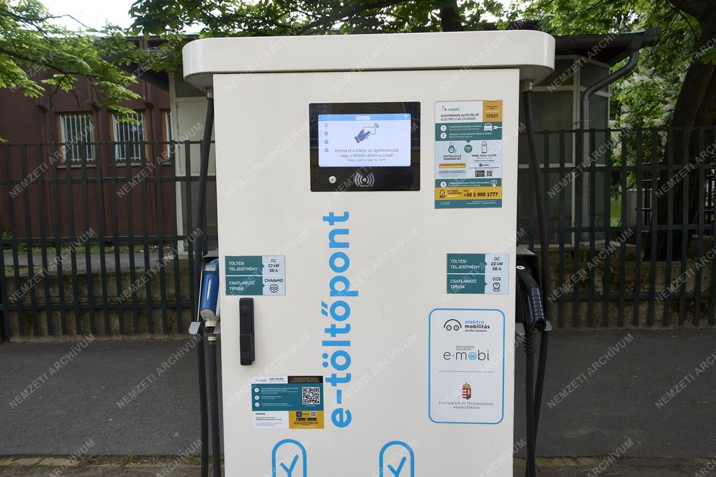 Energia - Közlekedés - Budapest - E-töltőpont Kőbányán