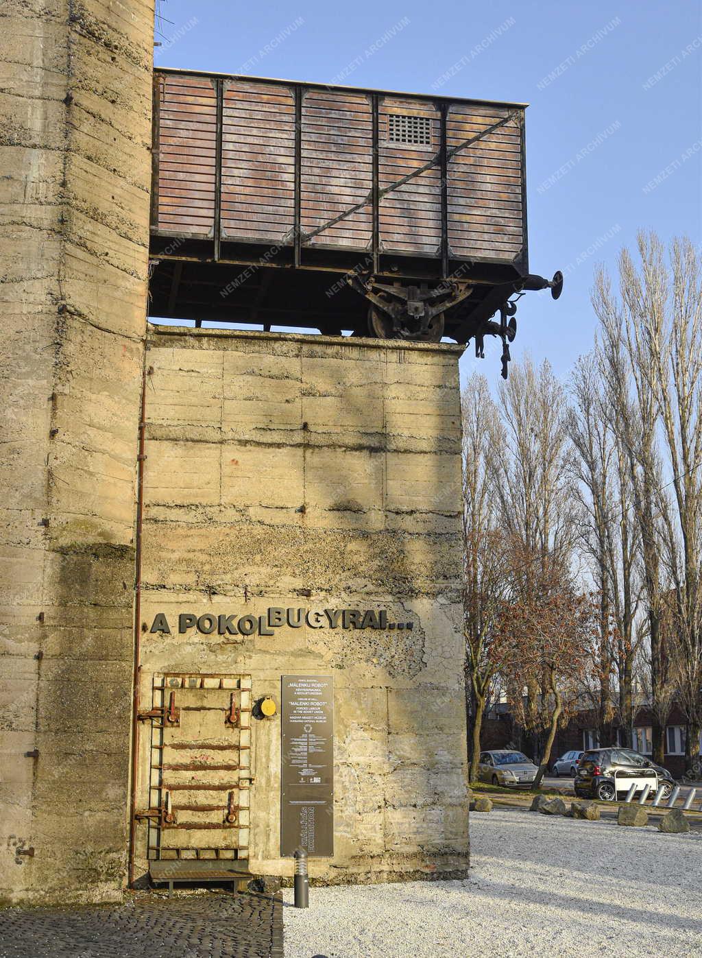 Városkép - Kultúra - Málenkij Robot Emlékhely