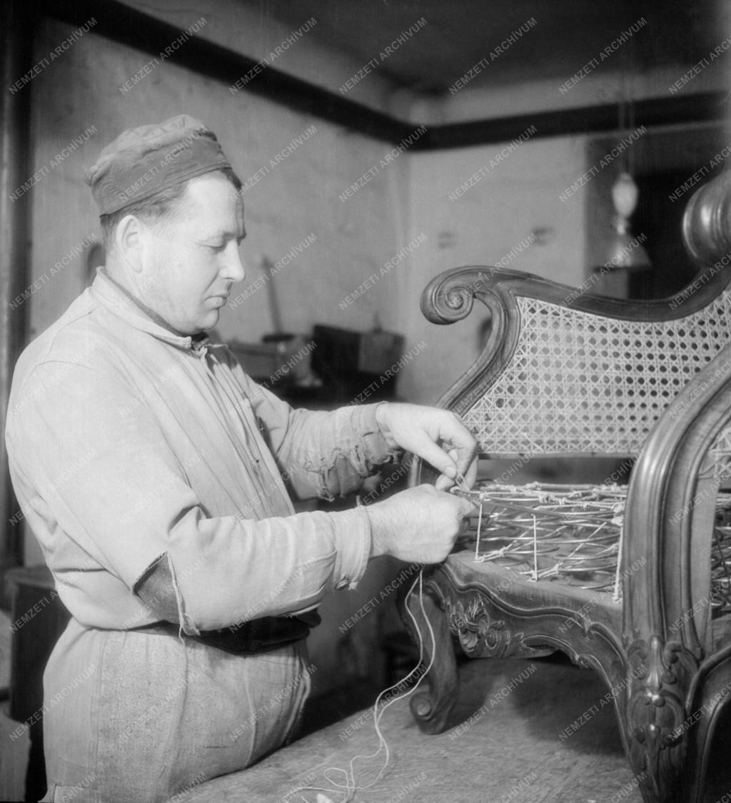 Bútoripar - Riemer Lajos kárpitos műhelye