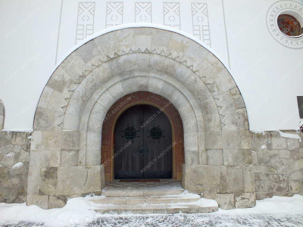 Egyházi épület - Zebegény - Római katolikus templom