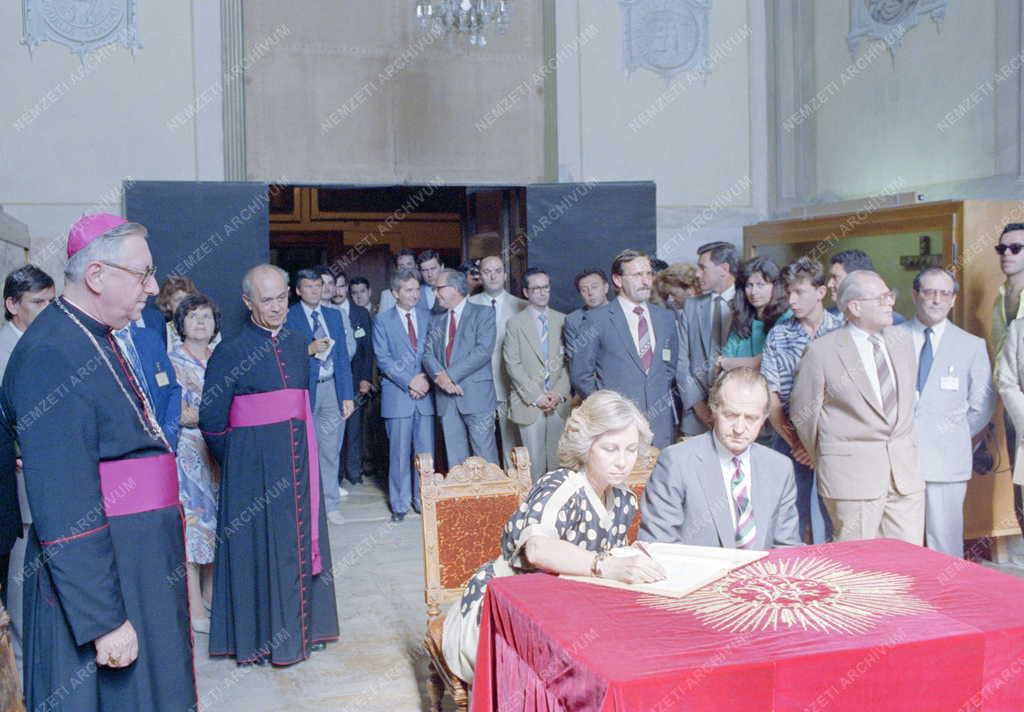 Külkapcsolat - Diplomáciai protokoll - I. János Károly és f