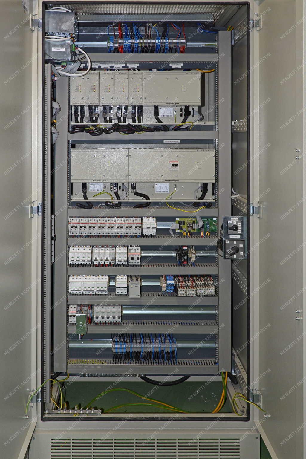 Felújítás - Vác - Megújul a váci vasútállomás