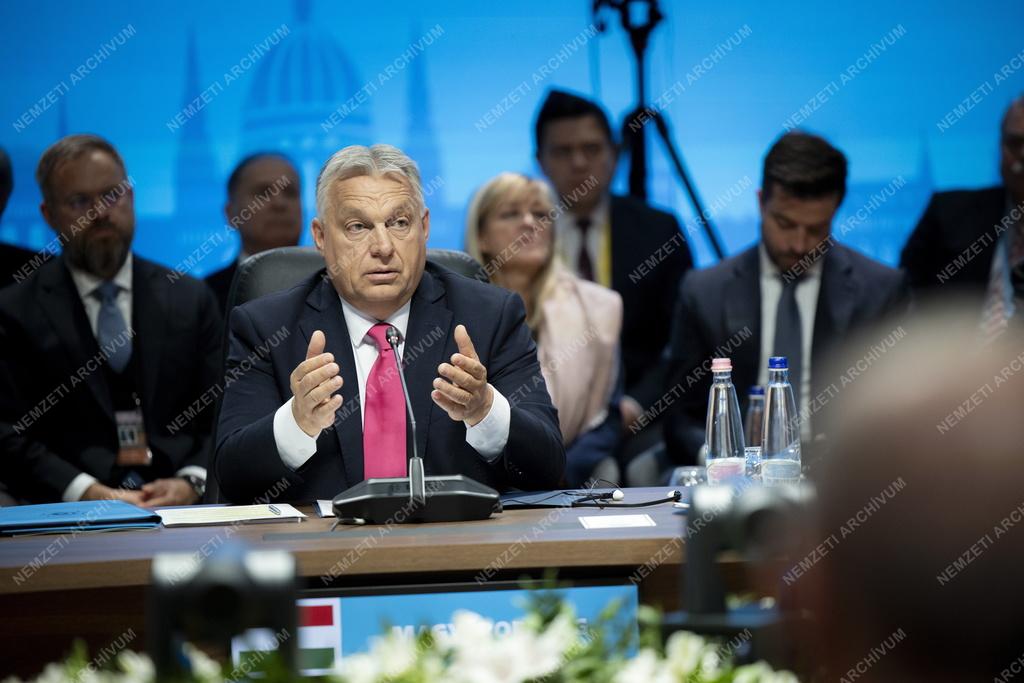 A Türk Államok Szervezetének informális csúcstalálkozója Budapesten