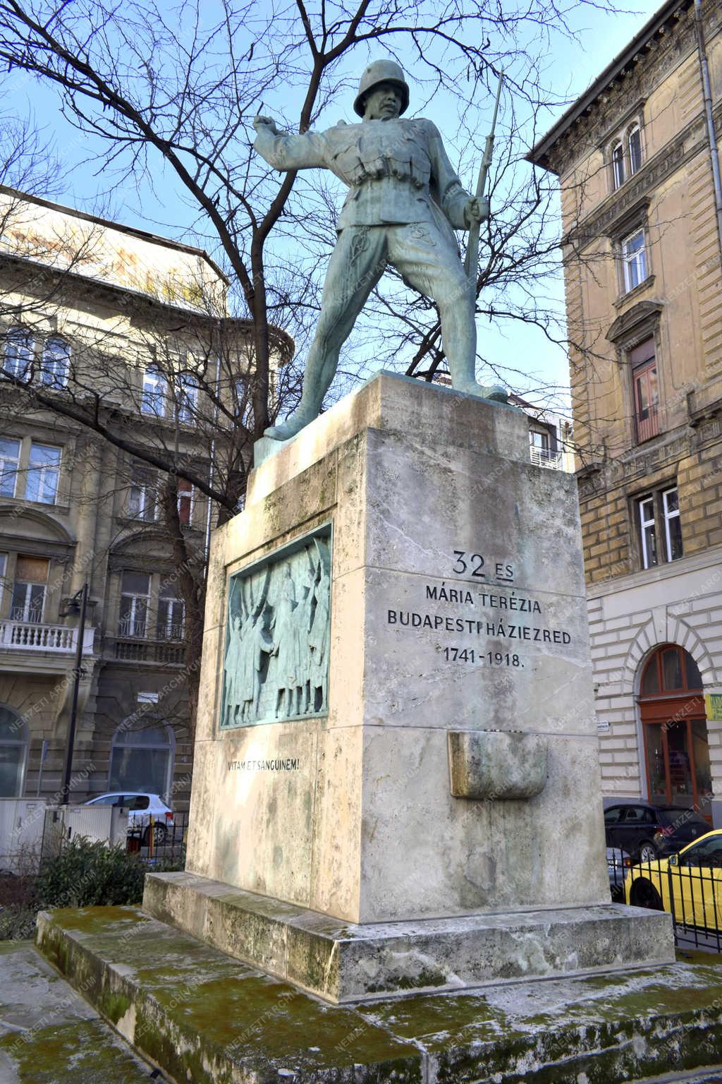 Városkép - Budapest - 32-es Honvéd Gyalogezred Emlékműve
