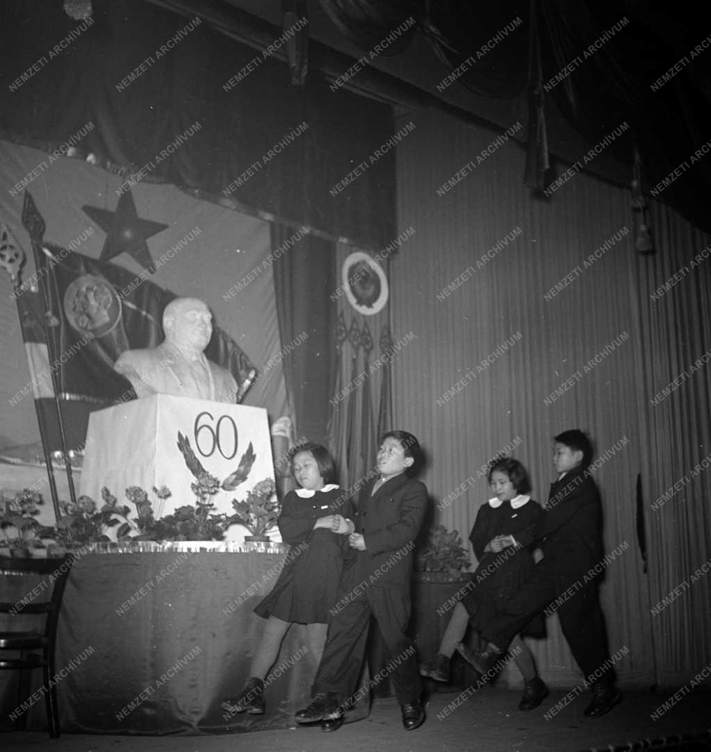 Belpolitika - Ünnep - Rákosi Mátyás 60. születésnapja