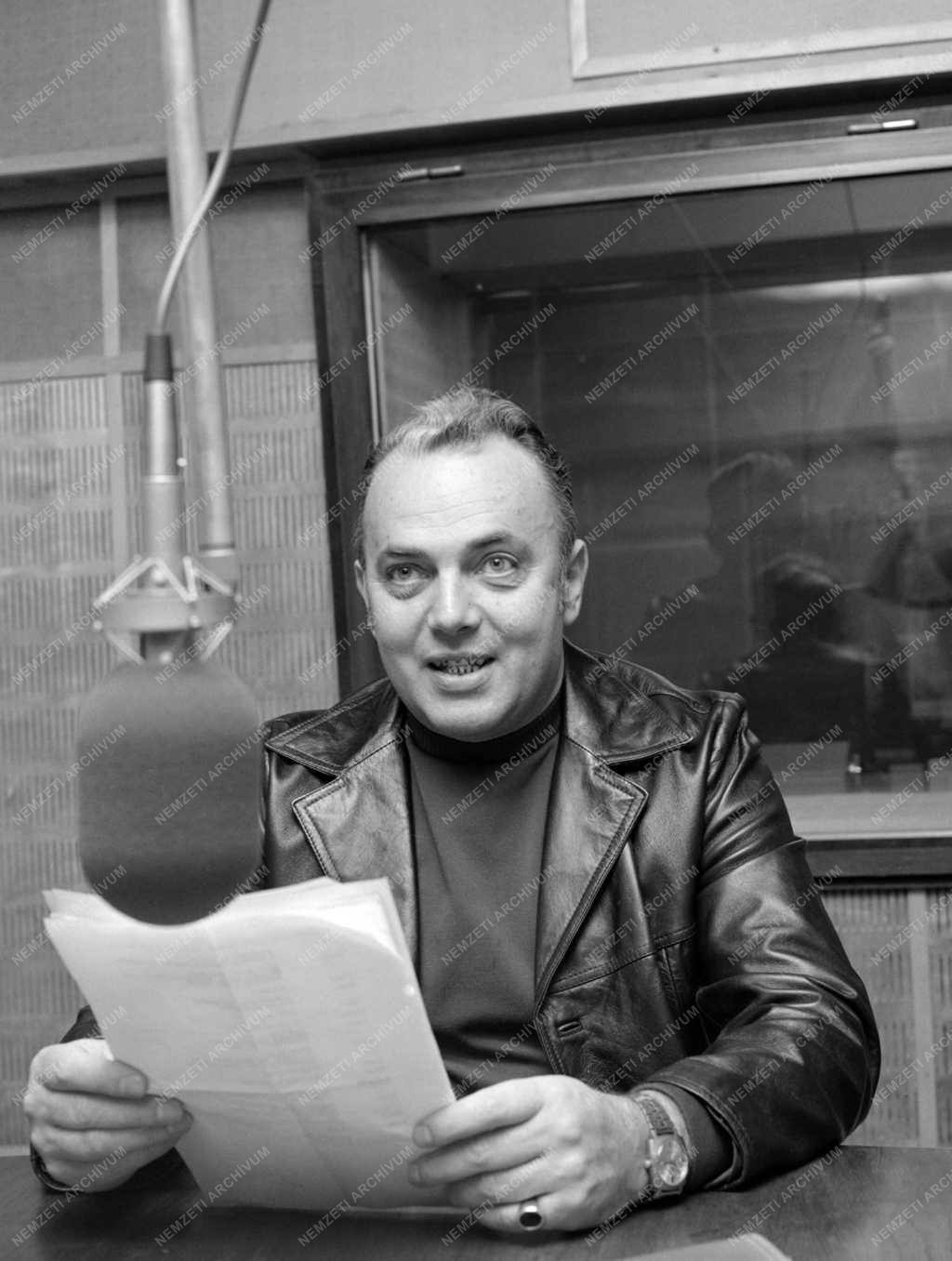 Rádió - Bőzsöny Ferenc hírolvasó