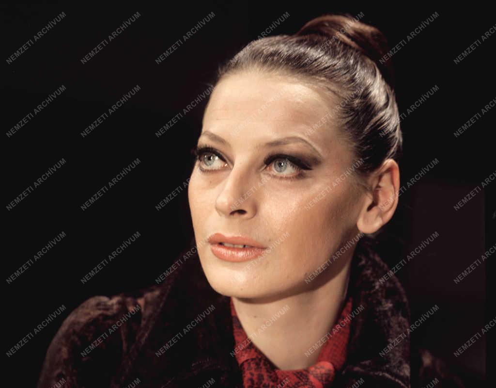 Színház - Ronyecz Mária