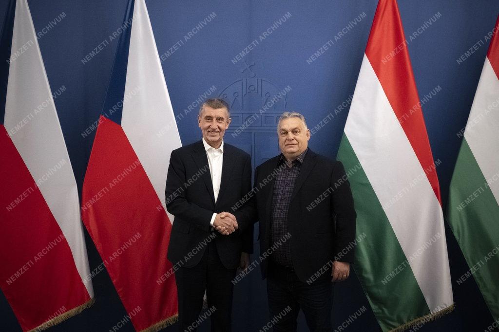 Orbán Viktor Andrej Babissal tárgyalt