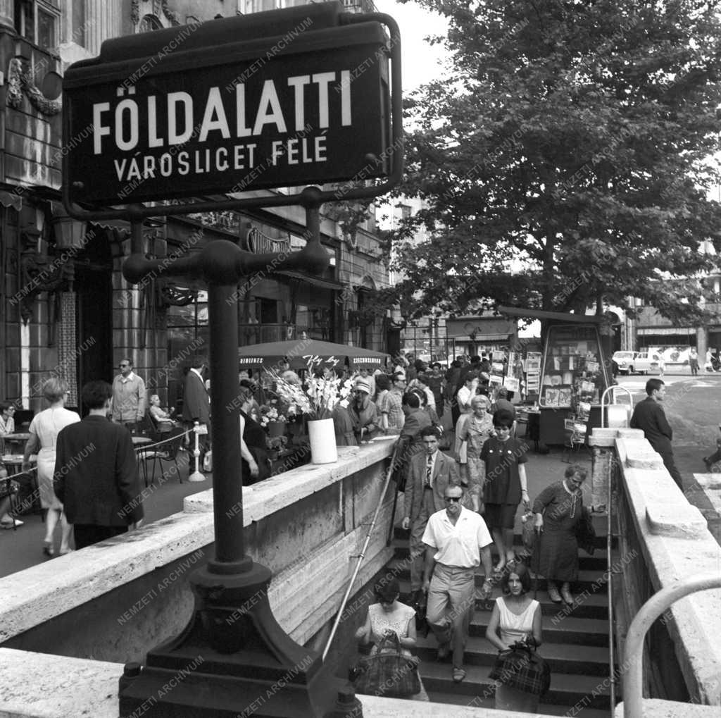 Közlekedés - Millenniumi Földalatti Vasút