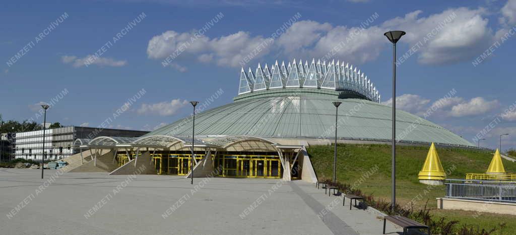 Sportlétesítmény - Budapest - A lágymányosi Tüskecsarnok