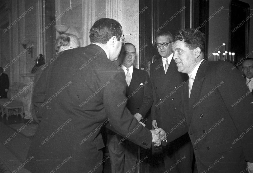 Külpolitika - Izrael követének fogadása