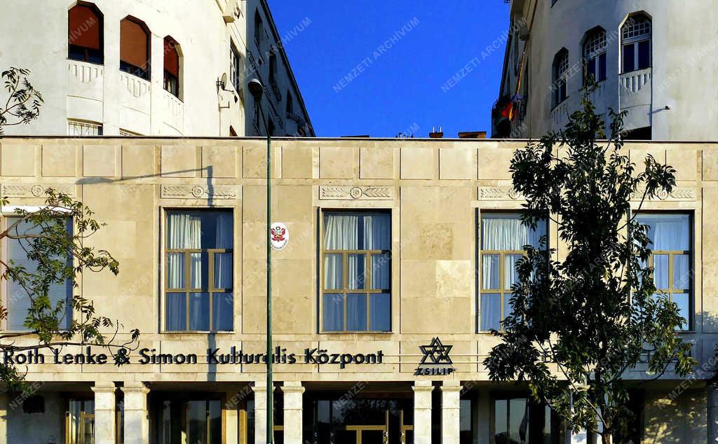 Hagyományápolás - Budapest - A ZSILIP épülete