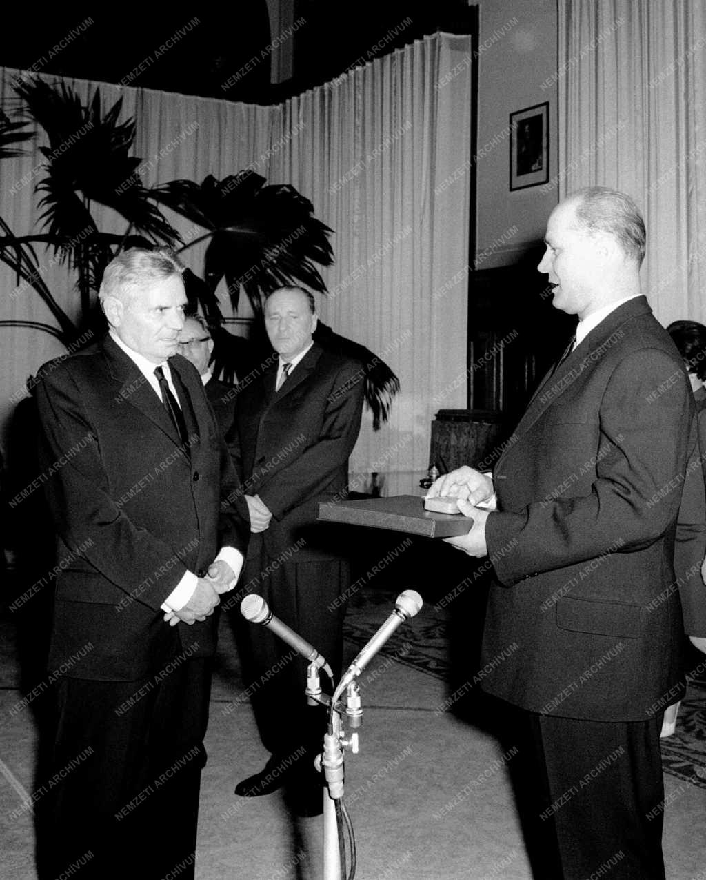 Belpolitika - Dobi István kitüntetése