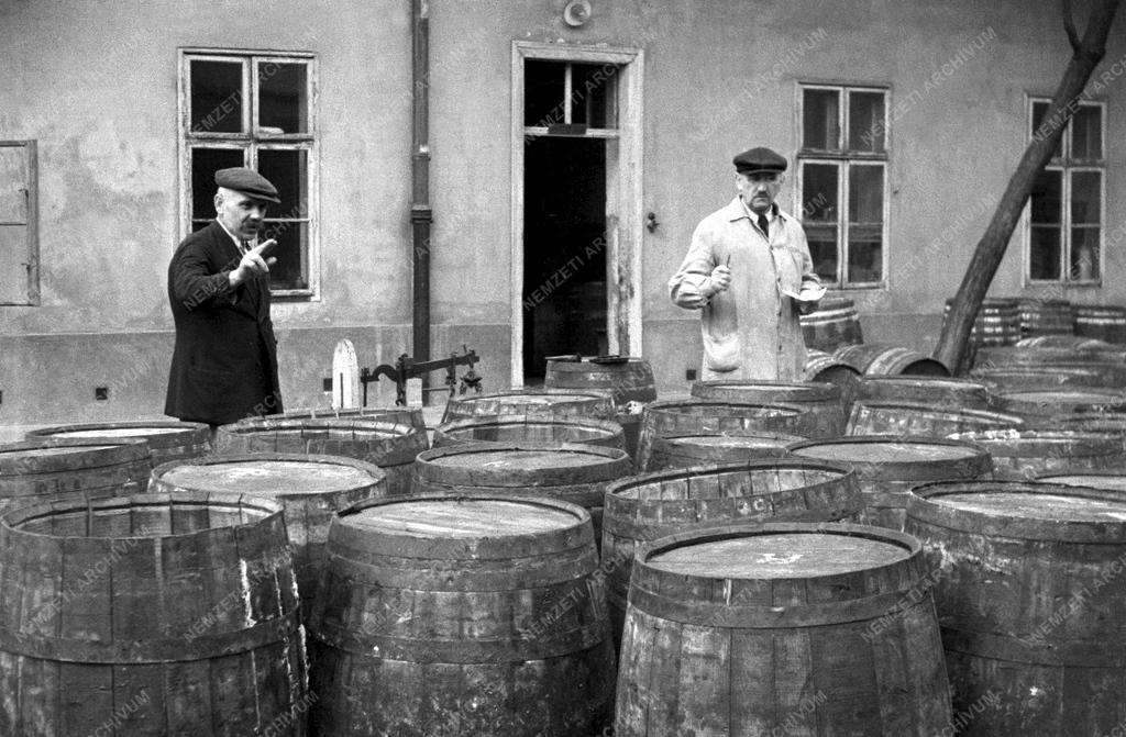 Történelem - Államosítás - Albus Szappan- és Olajgyár
