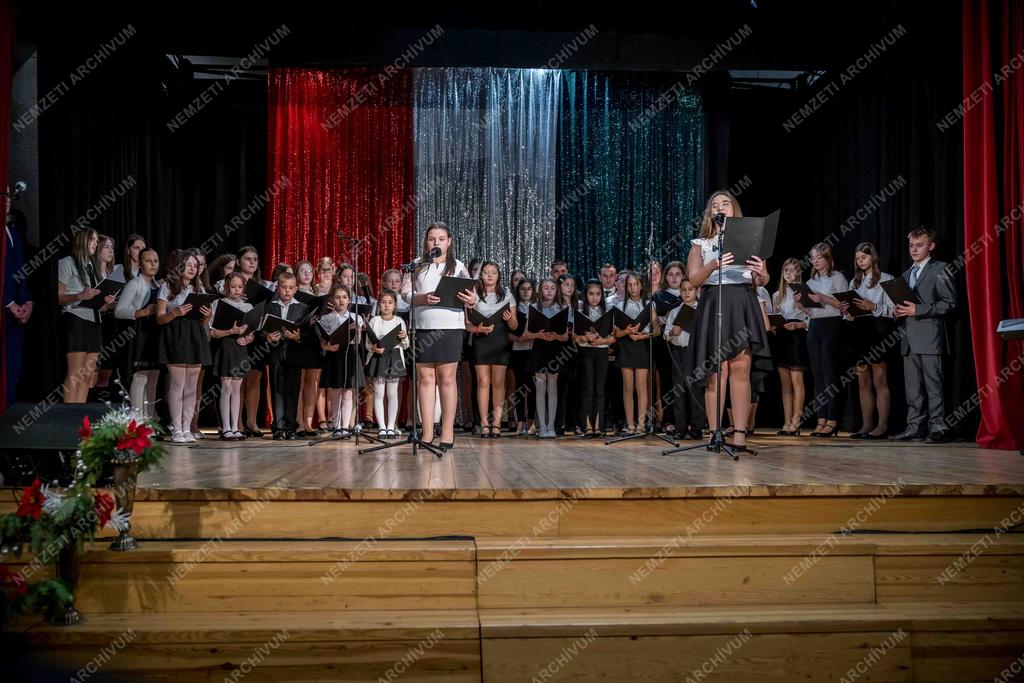 Jótékonysági művészeti gálaműsor Szerencsen