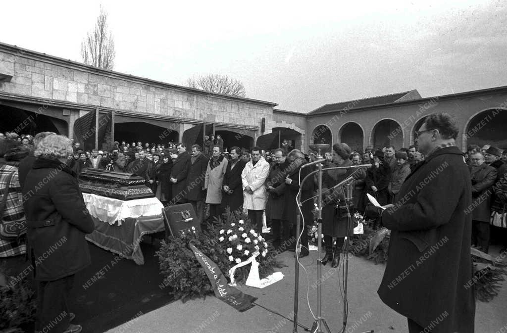 Gyászszertartás - Nagy László temetése
