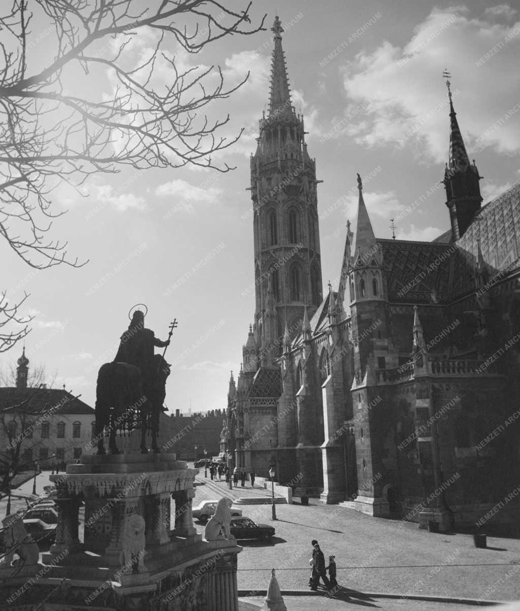 Város - Mátyás-templom