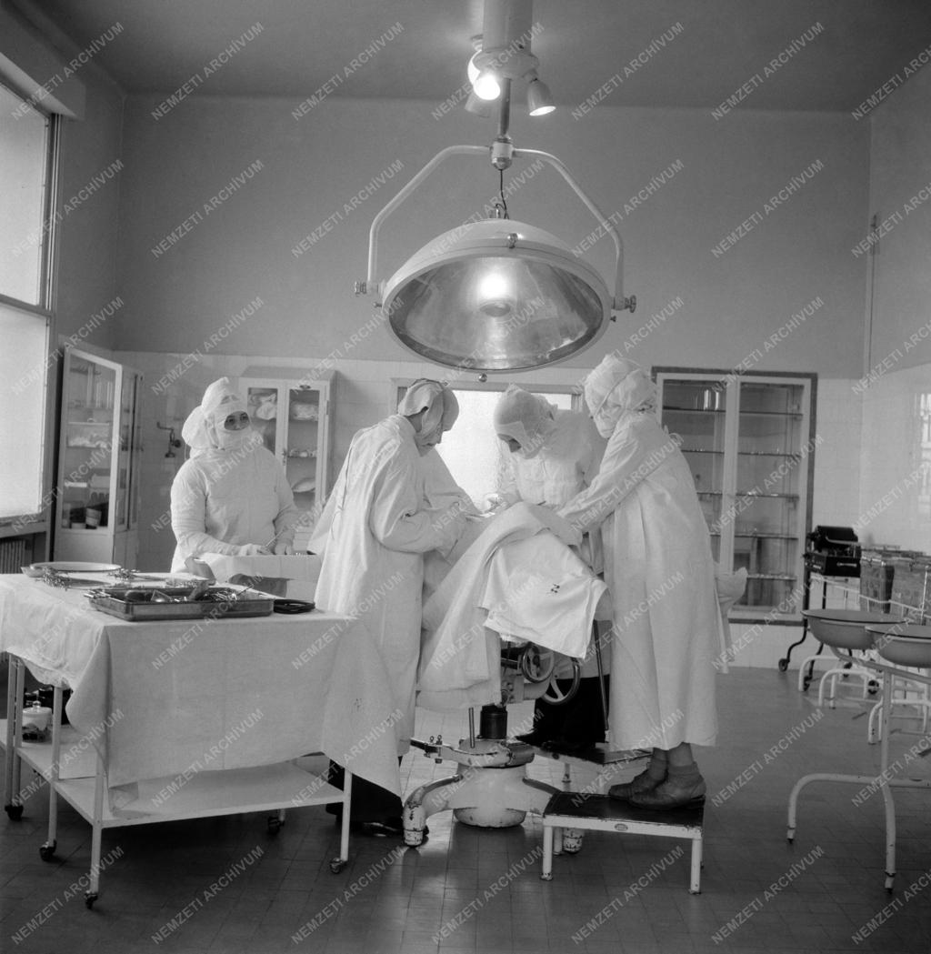 Egészségügy - Diósgyőr-Vasgyári Kórház