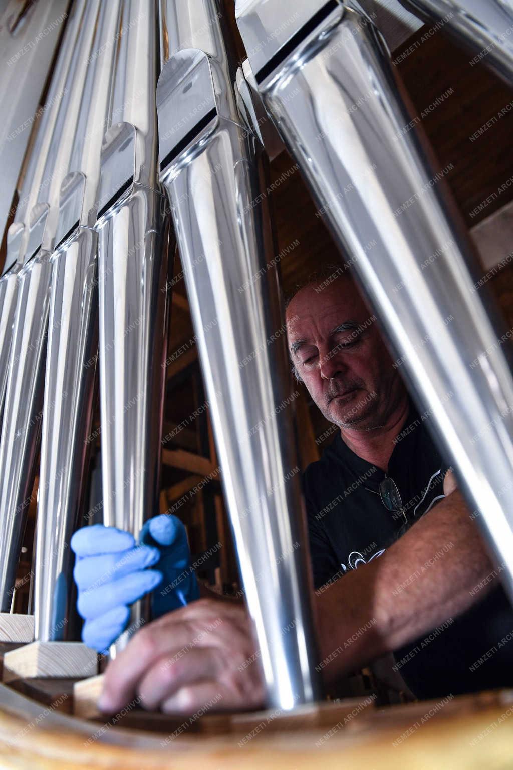 Zene - Debrecen - Orgonafelújítás 