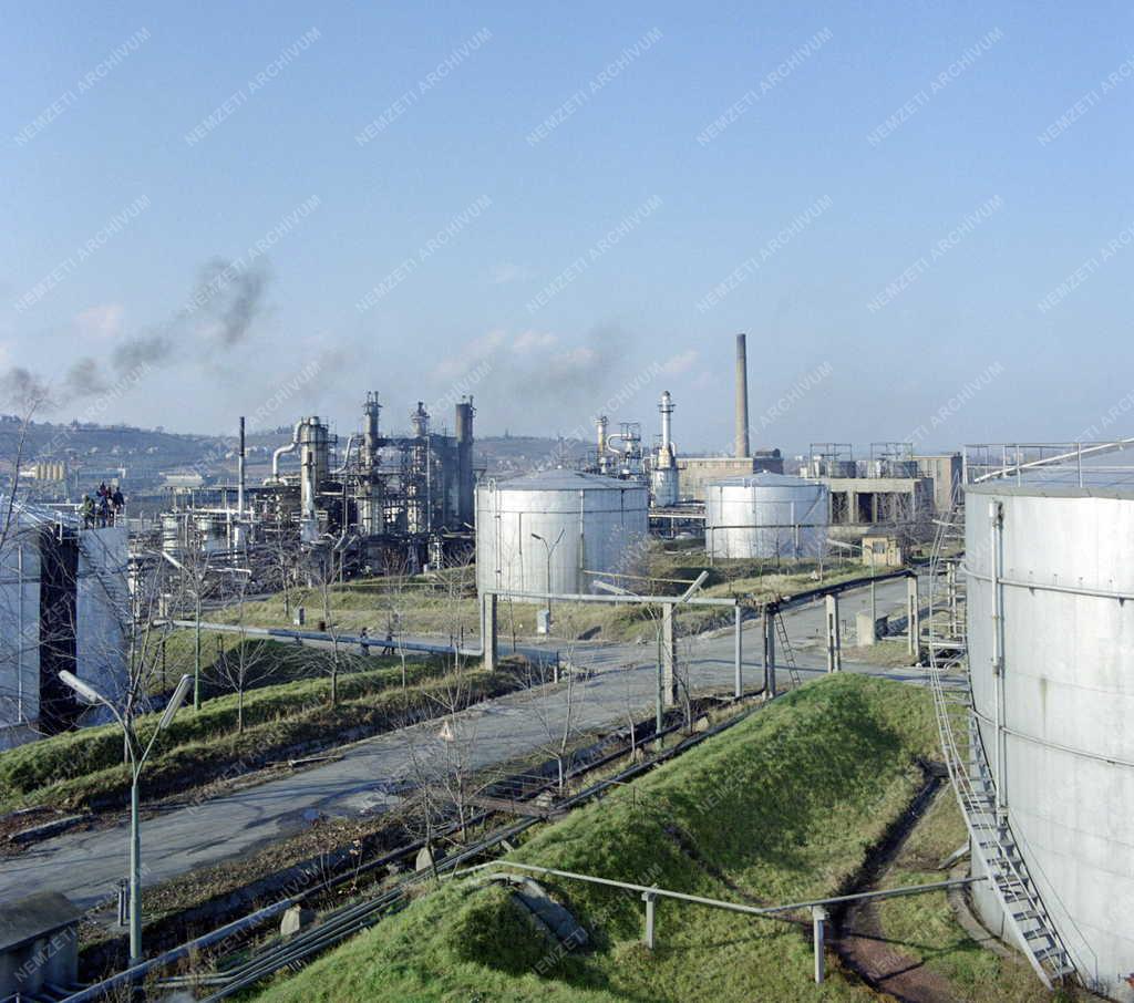 Ipar - Energia - A zalaegerszegi benzingyár
