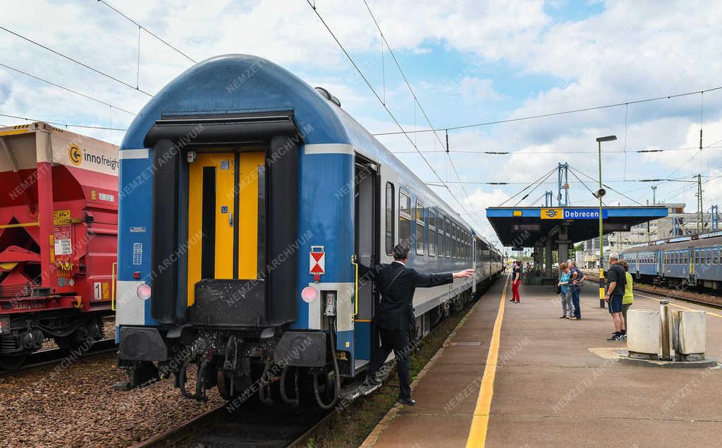 Vasúti közlekedés - Debrecen - Vasútállomás