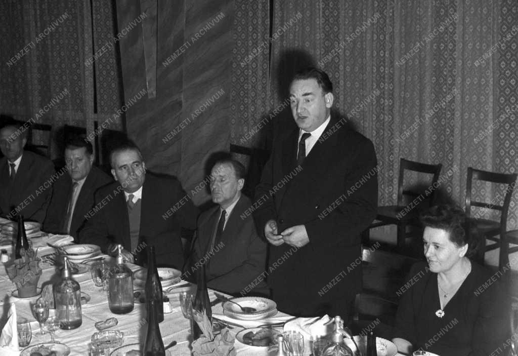 Belpolitika - Kádár János látogatása Barcson