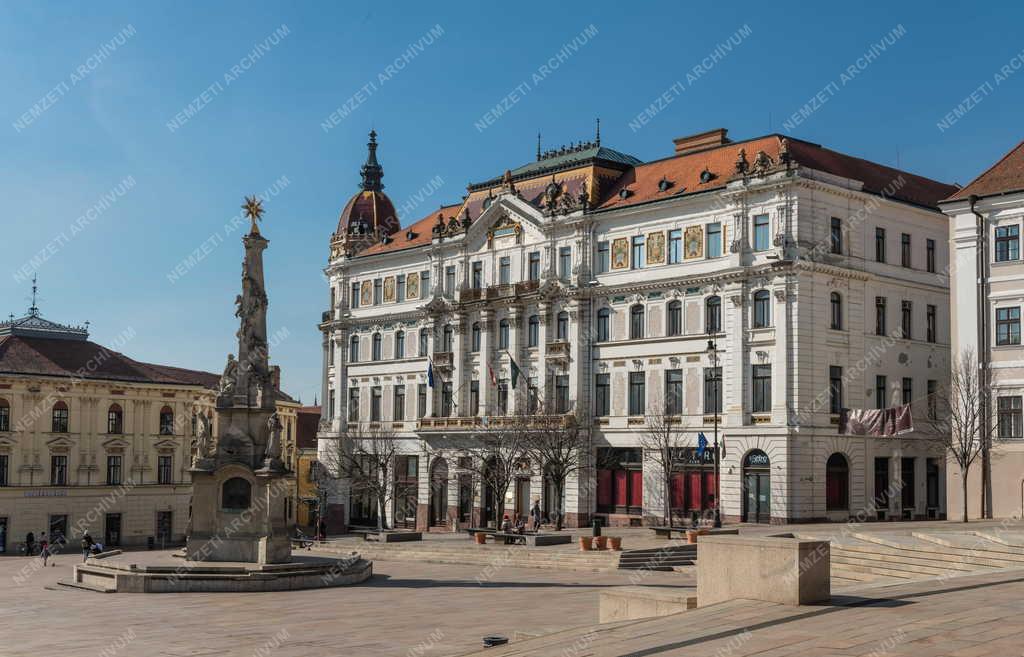 Városkép - Pécs - Megyeháza