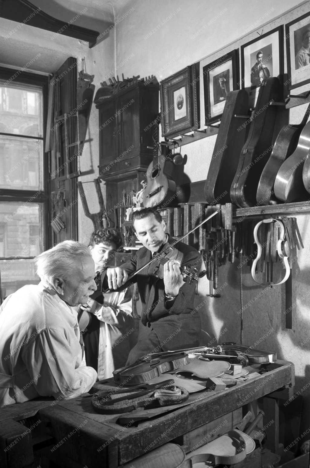 Foglalkozás - Spiegel János hegedűkészítő-mester