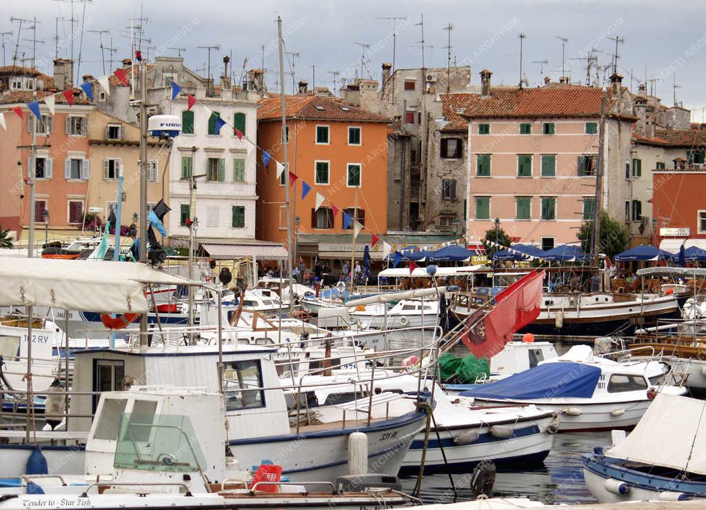 Horvátország - Rovinj - Hajókikötő