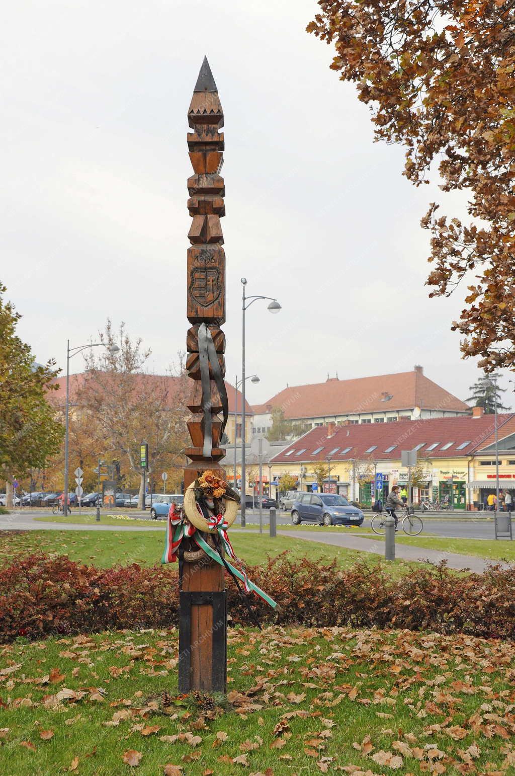 Gyula - 1956-os kopjafa