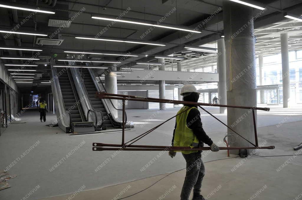 Építőipar - Budapest - Új piac épül Újpesten
