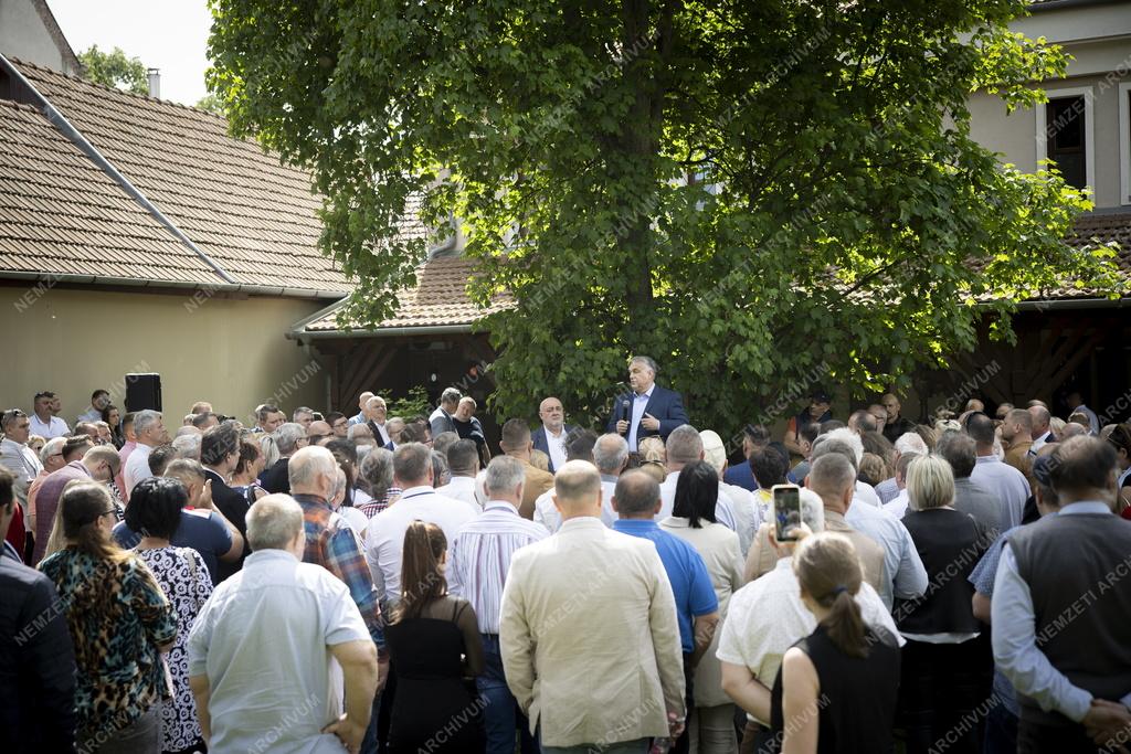 Voks 24 - Orbán Viktor Fehérgyarmaton folytatta országjárását