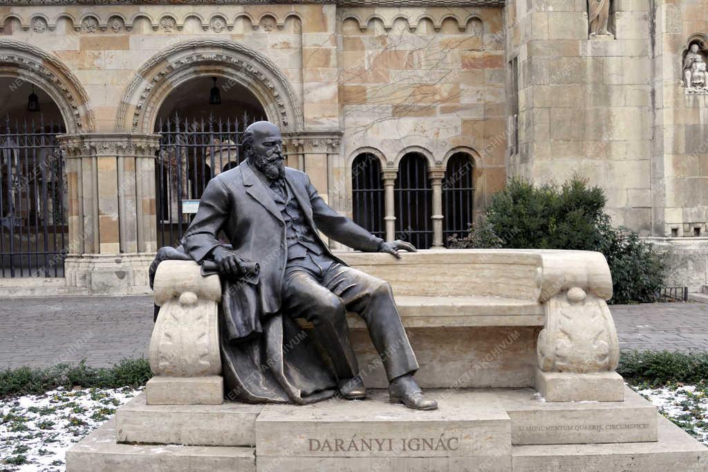 Köztéri szobor - Budapest - Darányi Ignác a Vajdahunyad várban