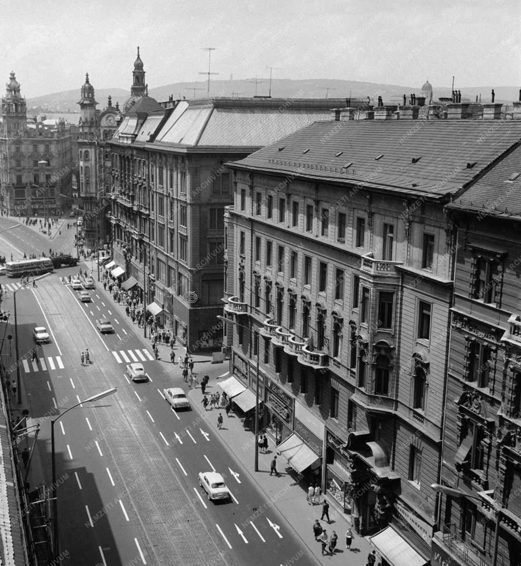 Városkép - Budapest -  Kilátás a Hungarotex Külkereskedelmi Vállalat székházáról