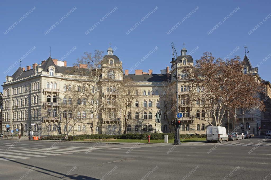 Épület - Budapest - Az Andrássy-udvar
