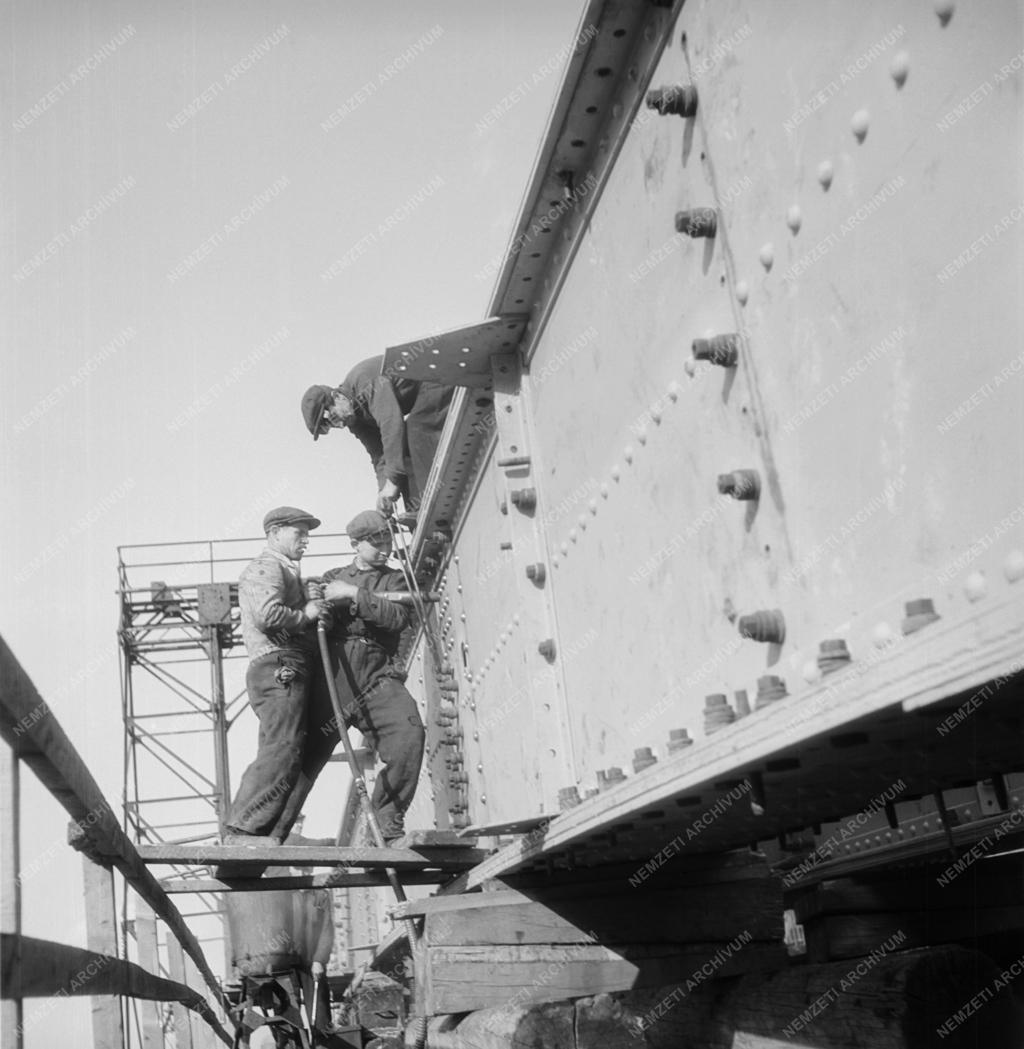 Építőipar - A Margit híd újjáépítése