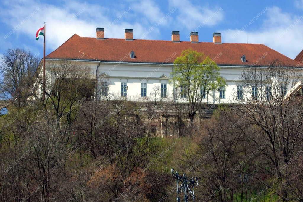 Középület - Budapest - A Sándor-palota a Várban