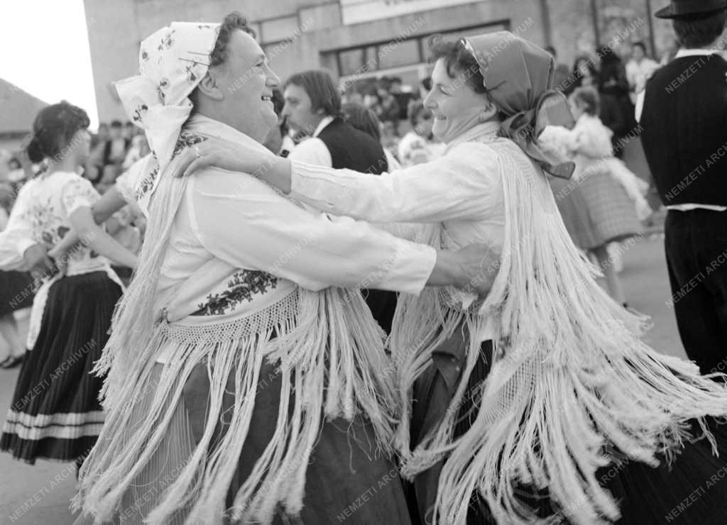 Életkép - Folklór - Falunap Boldogon