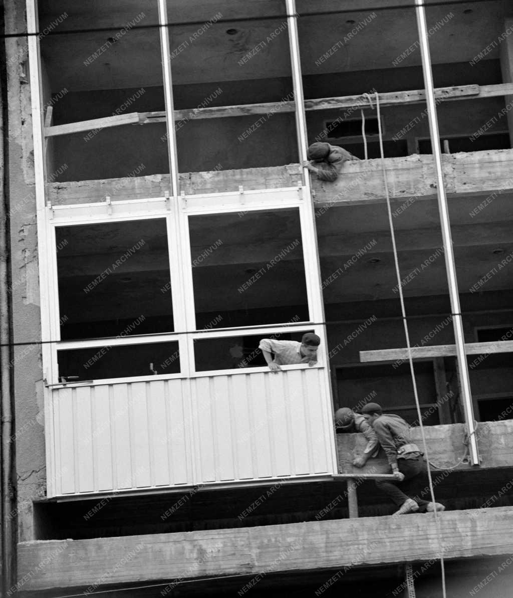 Városkép - Budapest - Épül a Hungarotex Külkereskedelmi Vállalat székháza