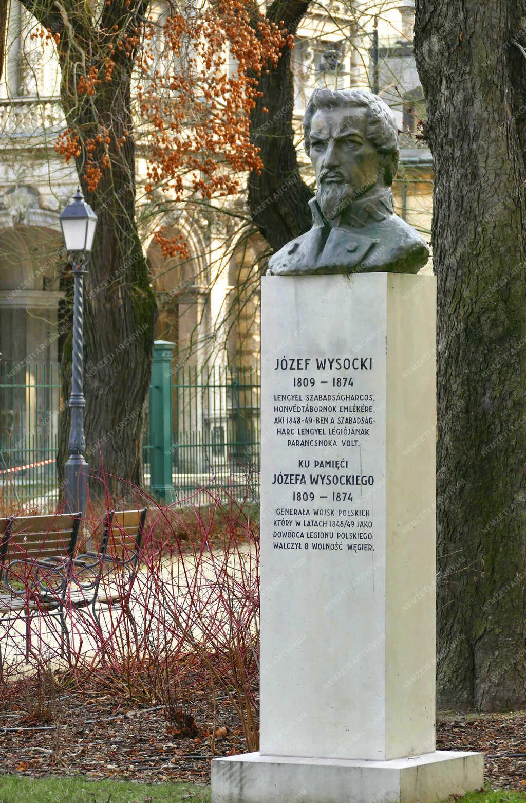 Műalkotás - Budapest - Jozef Wysocki emlékoszlopa