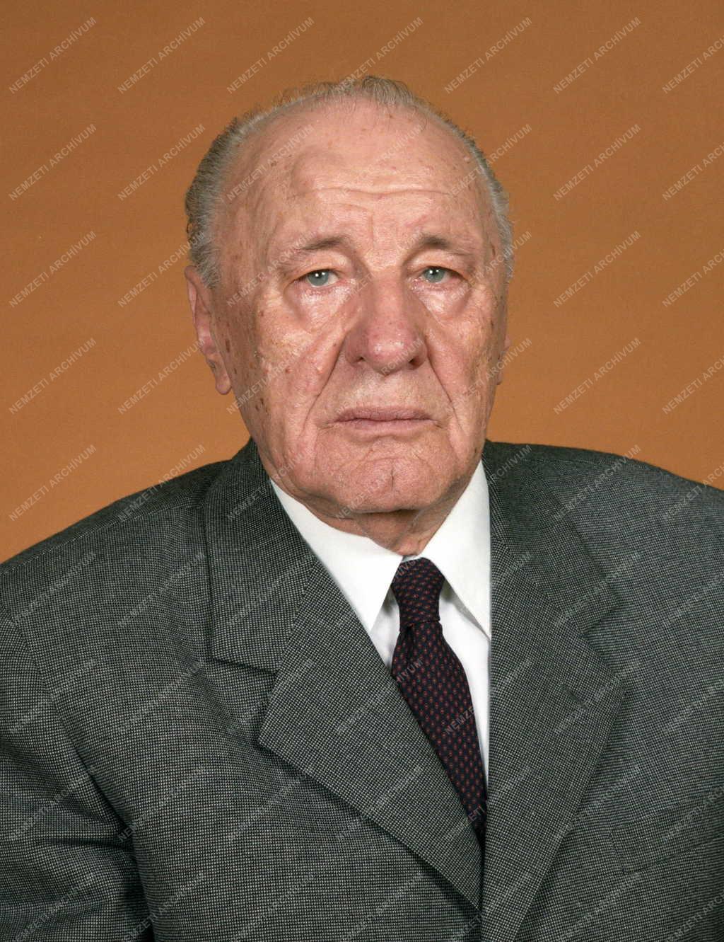 Belpolitika - MSZMP PB tagok - Kádár János