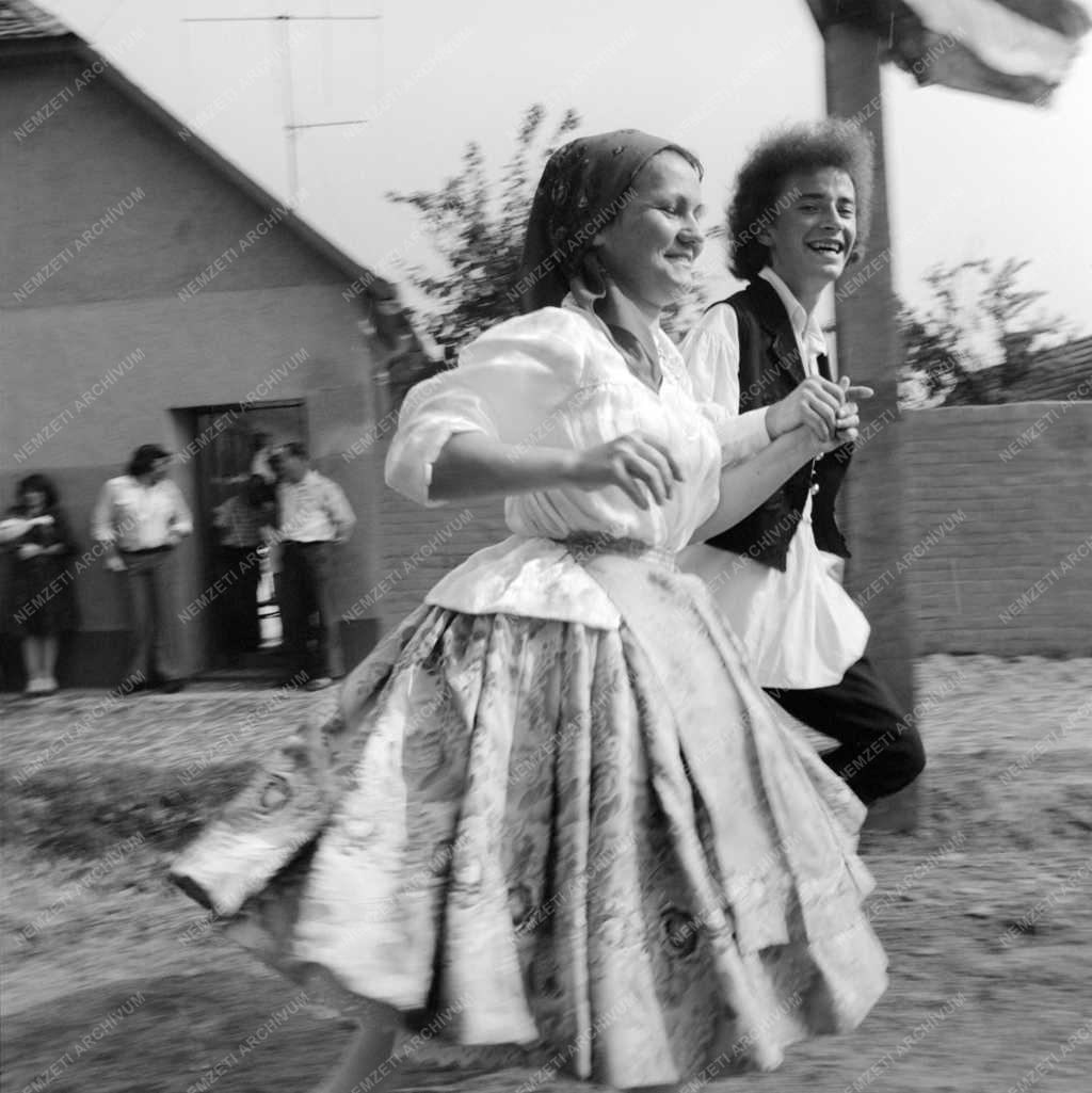 Folklór - Sárközi lakodalmas