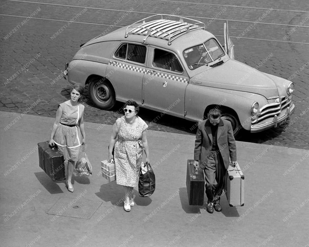 Személyszállítás - Taxi