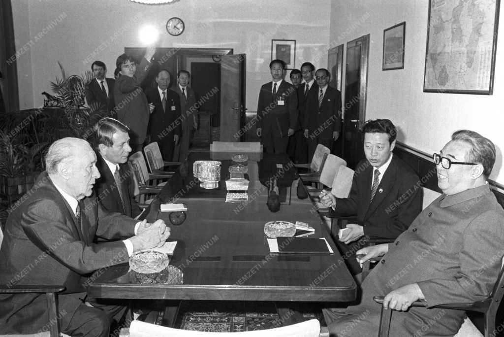 Külkapcsolat - Kádár János megbeszélése Kim Ir Szennel