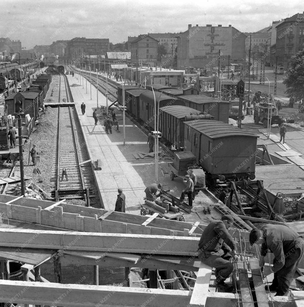 A szerző válogatása - Épül a Déli pályaudvar