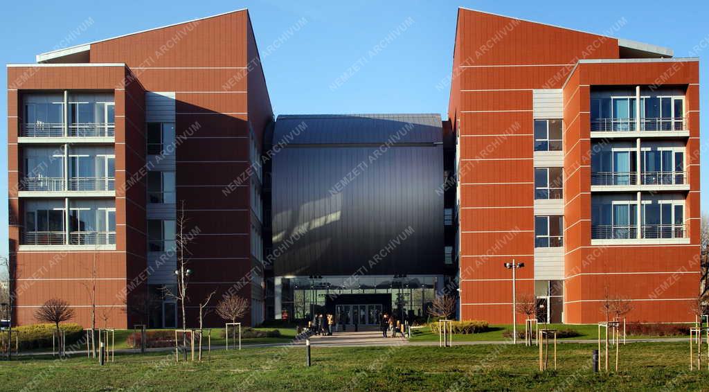 Lágymányos - A Műegyetem Q-épülete