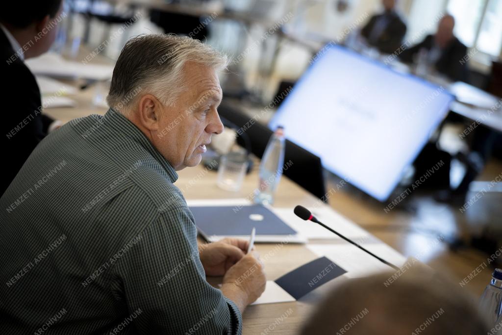 A kormány kihelyezett ülése Geszten