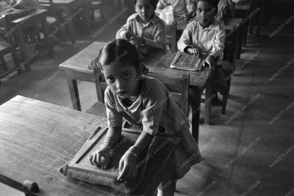 Oktatás - Elemi iskola Indiában